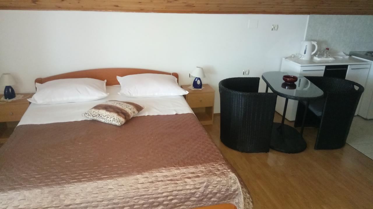Krkahaus Hotel Lozovac Exterior photo